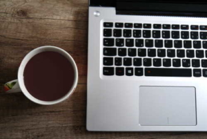 Kaffee und PC Online-Kauf
